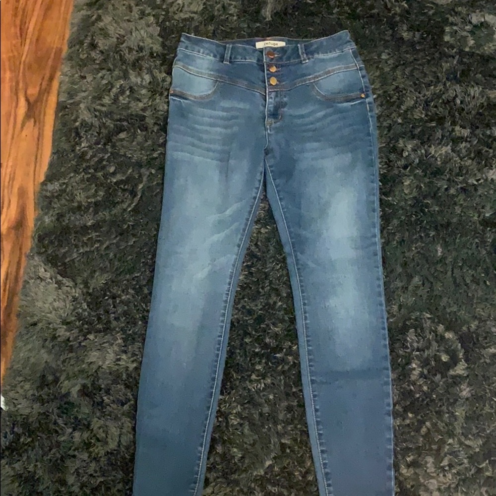In good condition. They are high waisted jeans